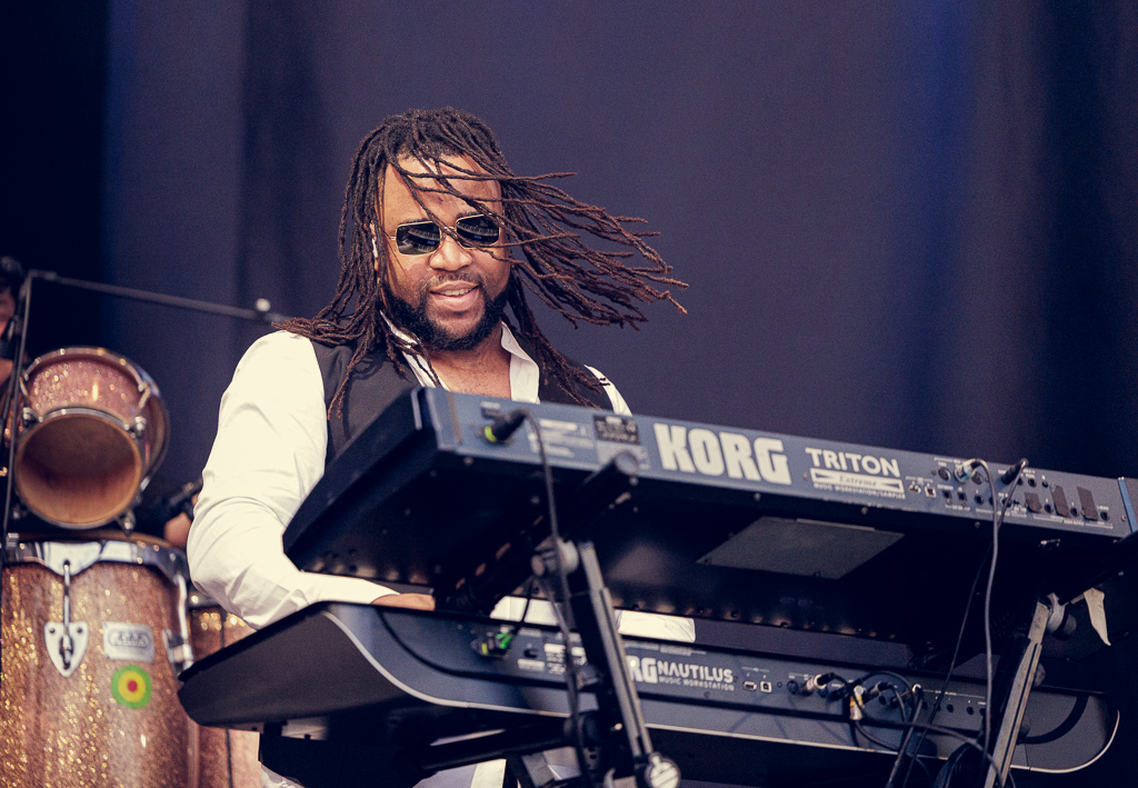 <a href='/artists/ub40/'>UB40</a>