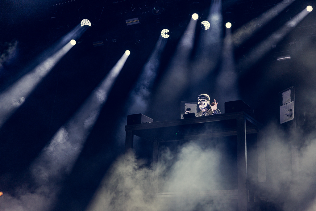 <a href='/artists/vladimir-cauchemar/'>Vladimir Cauchemar</a>