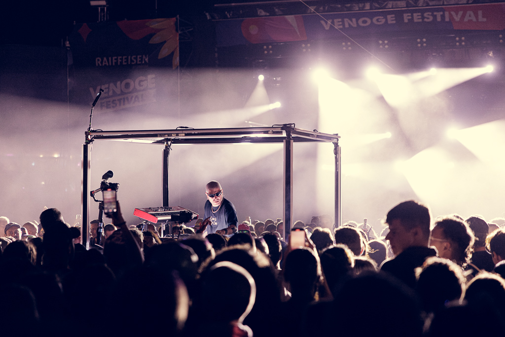 <a href='/artists/mosimann/'>Mosimann</a>