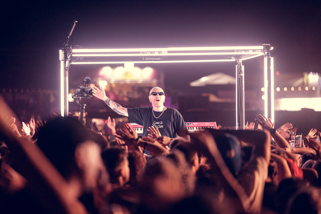 <a href='/artists/mosimann/'>Mosimann</a>