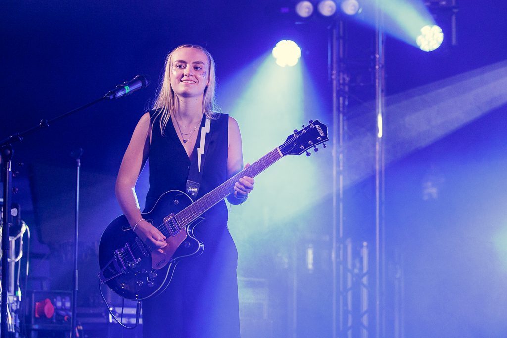 <a href='/artists/lou-beurier/'>Lou Beurier</a>