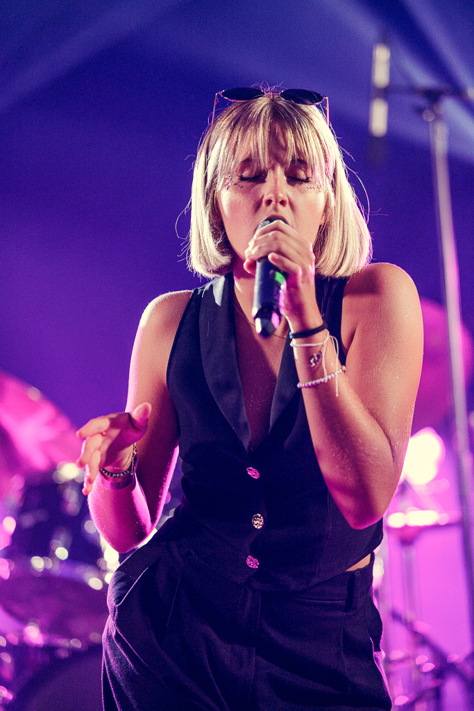 <a href='/artists/lou-beurier/'>Lou Beurier</a>