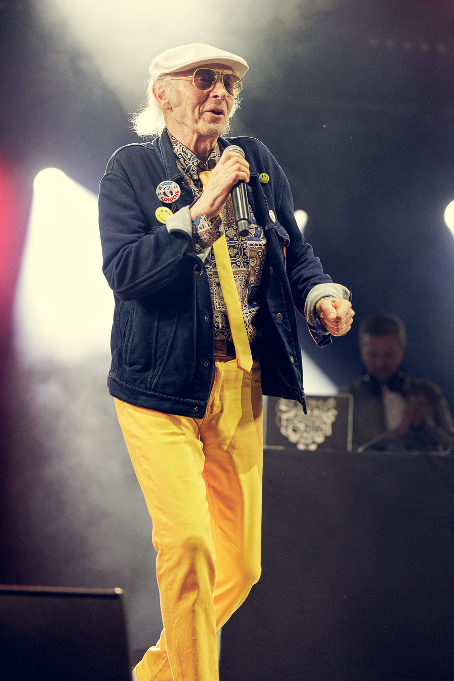 <a href='/artists/laroche-valmont/'>Laroche Valmont</a>