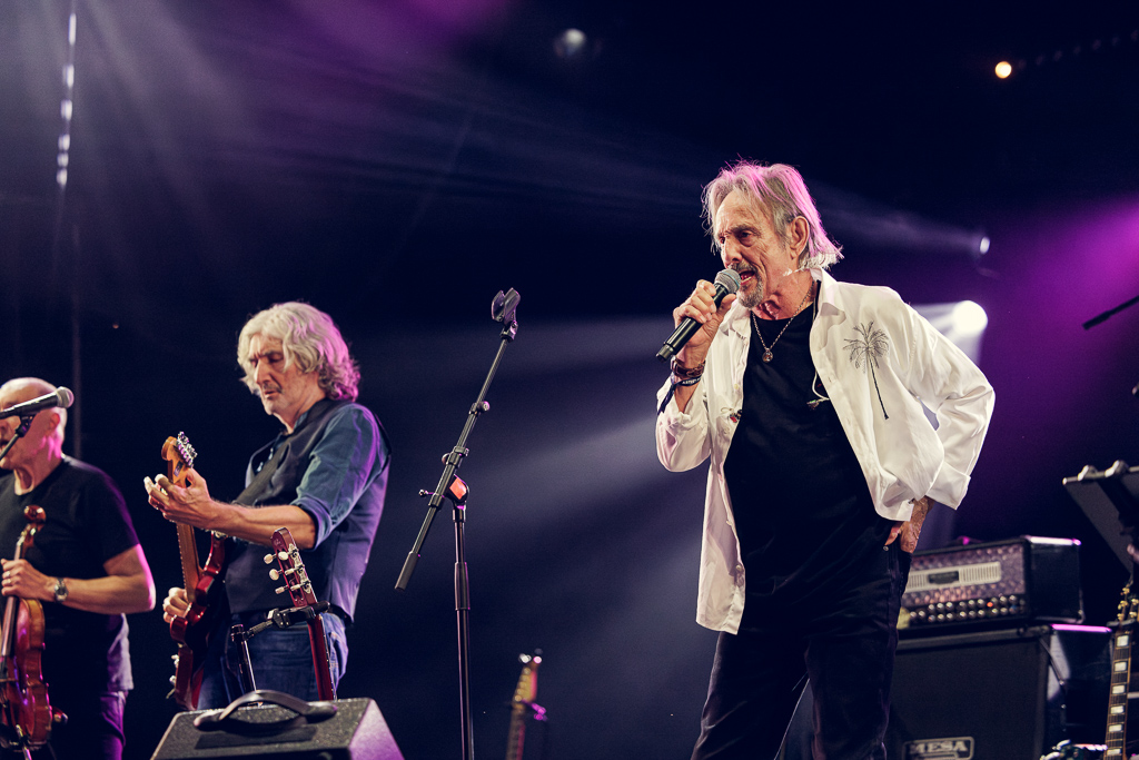 <a href='/artists/murray-head/'>Murray Head</a>