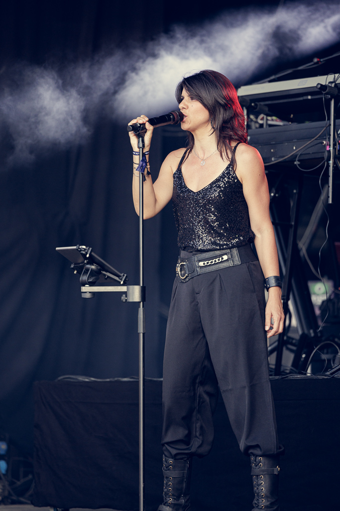 <a href='/artists/sheila/'>Sheila</a>