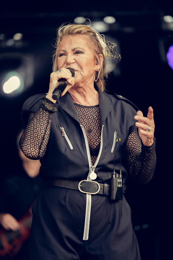 <a href='/artists/sheila/'>Sheila</a>