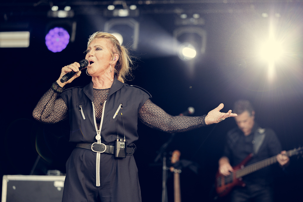 <a href='/artists/sheila/'>Sheila</a>