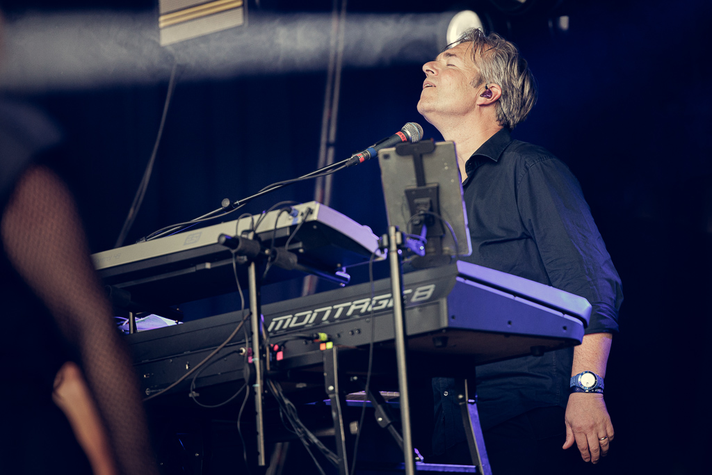 <a href='/artists/sheila/'>Sheila</a>