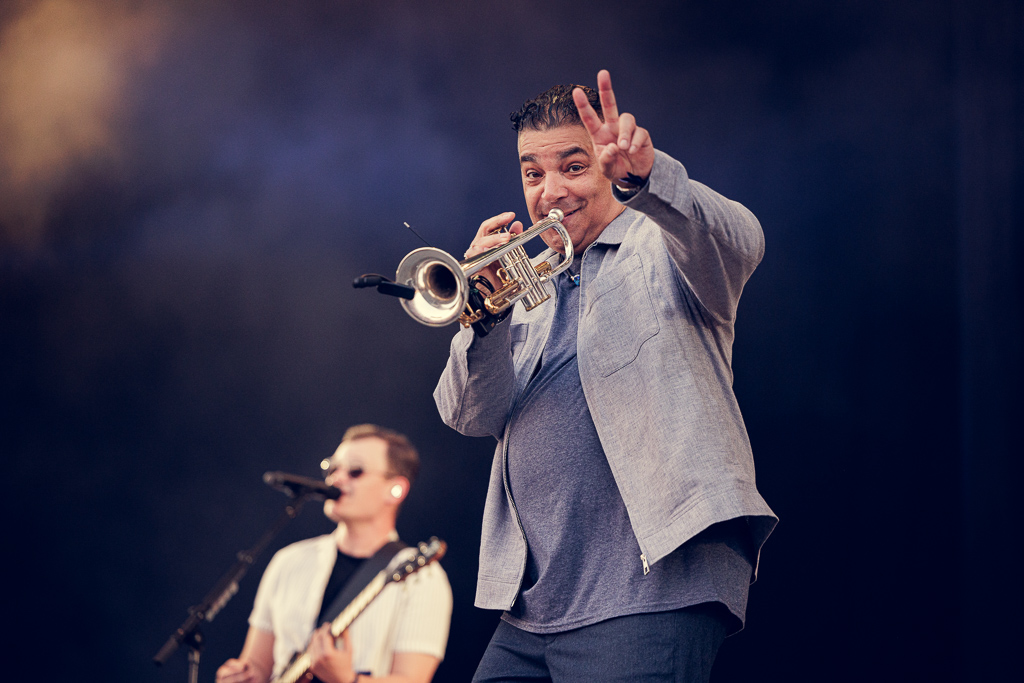 <a href='/artists/ub40/'>UB40</a>
