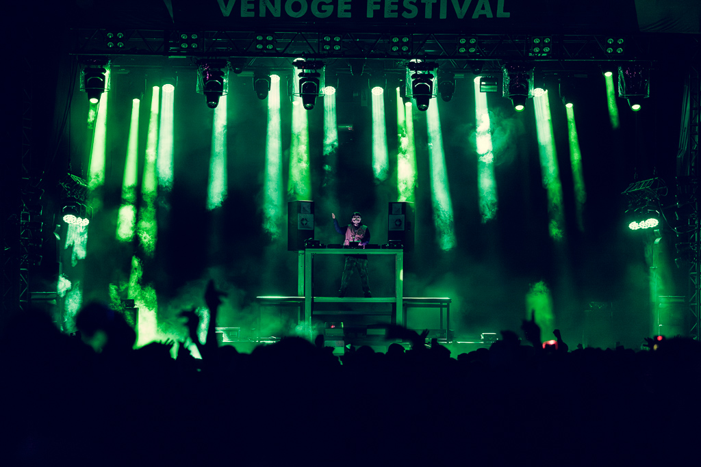 <a href='/artists/vladimir-cauchemar/'>Vladimir Cauchemar</a>