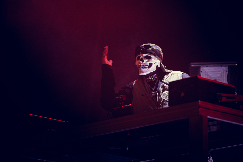 <a href='/artists/vladimir-cauchemar/'>Vladimir Cauchemar</a>