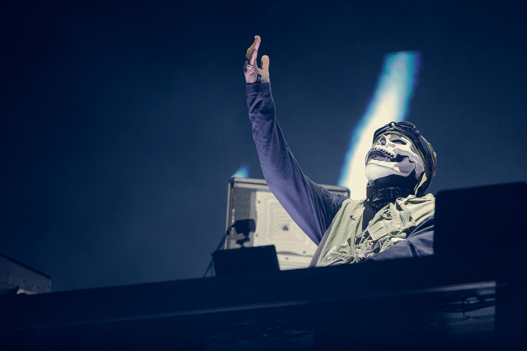 <a href='/artists/vladimir-cauchemar/'>Vladimir Cauchemar</a>