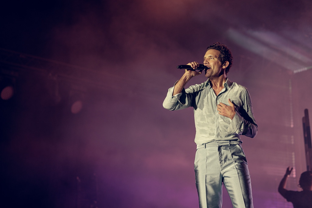 <a href='/artists/mika/'>MIKA</a>