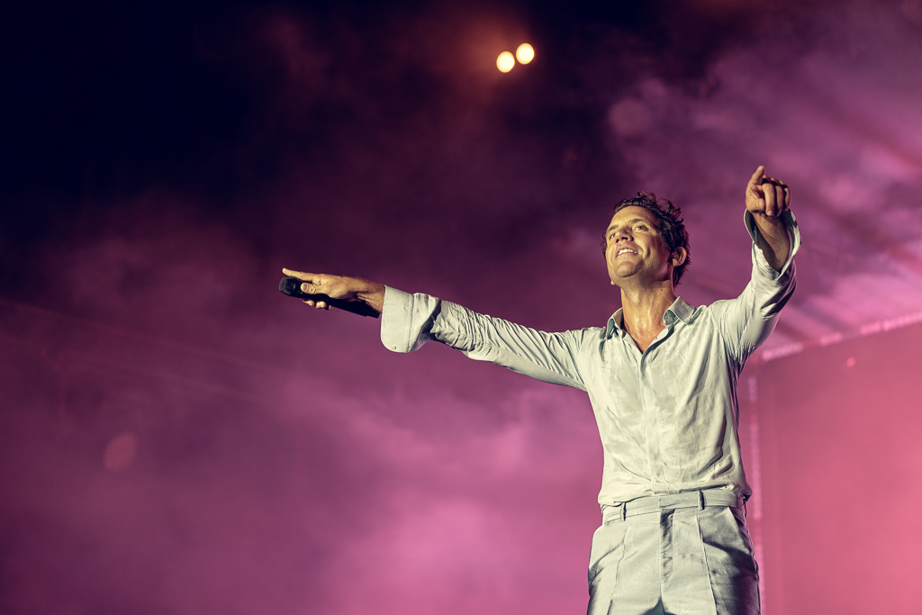 <a href='/artists/mika/'>MIKA</a>