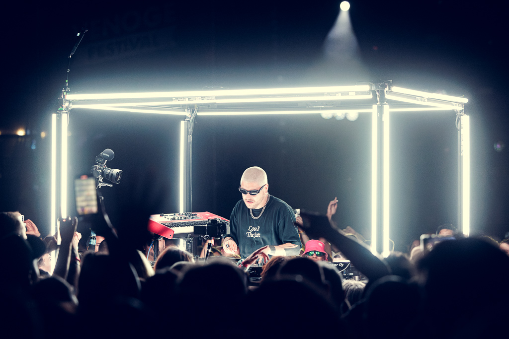 <a href='/artists/mosimann/'>Mosimann</a>