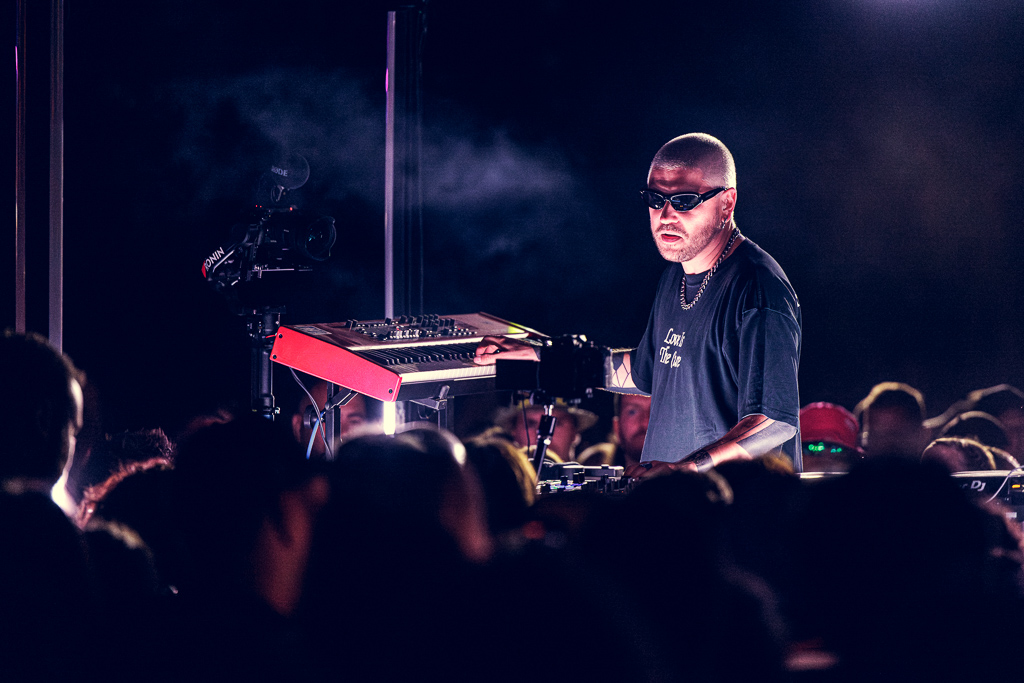 <a href='/artists/mosimann/'>Mosimann</a>