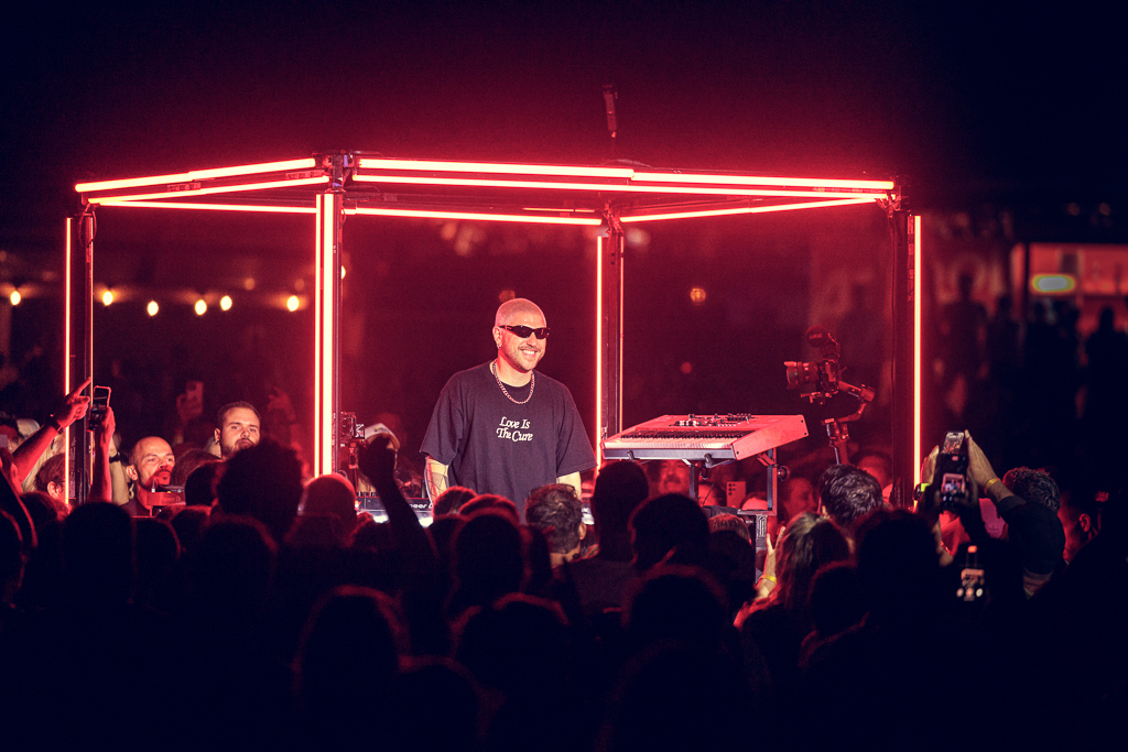 <a href='/artists/mosimann/'>Mosimann</a>