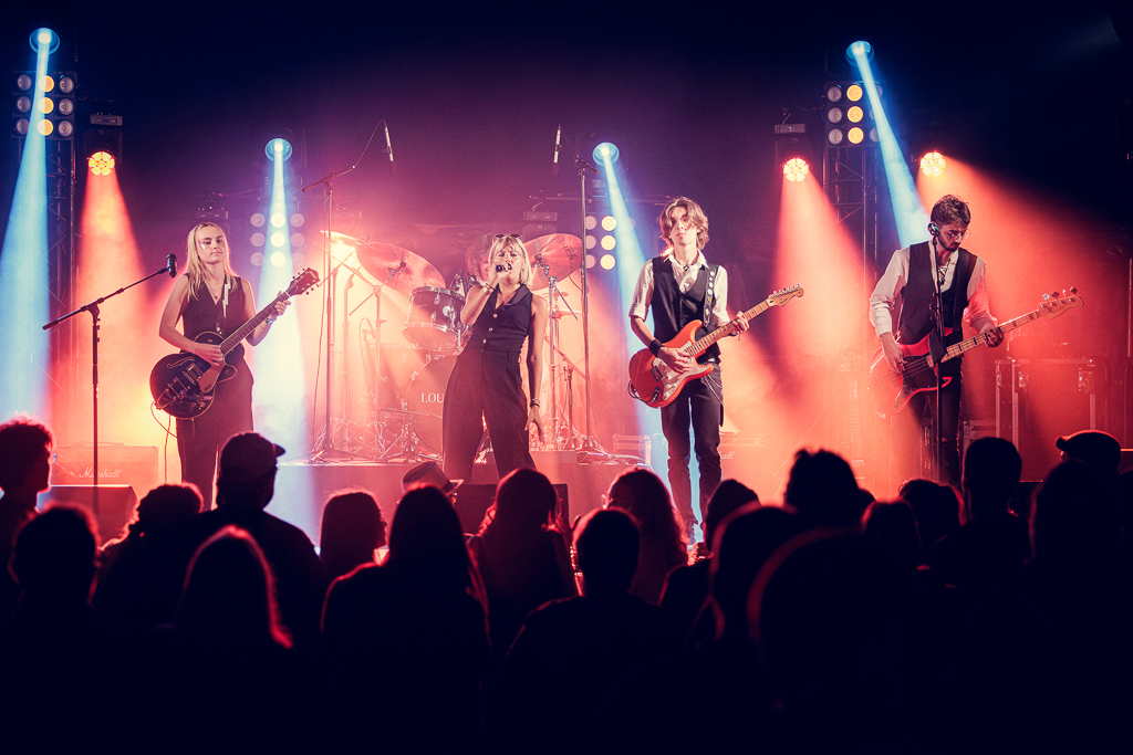 <a href='/artists/lou-beurier/'>Lou Beurier</a>