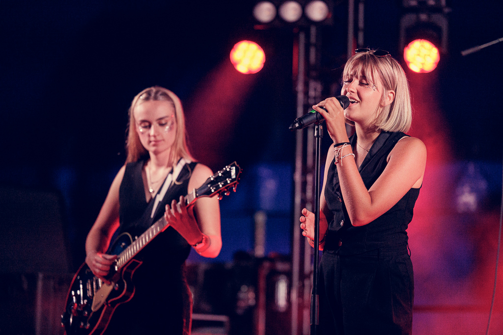 <a href='/artists/lou-beurier/'>Lou Beurier</a>