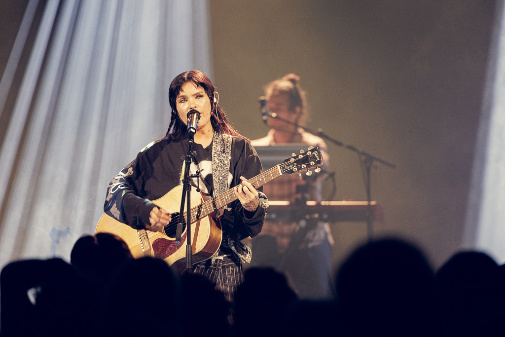 <a href='/artists/saya-gray/'>Saya Gray</a>