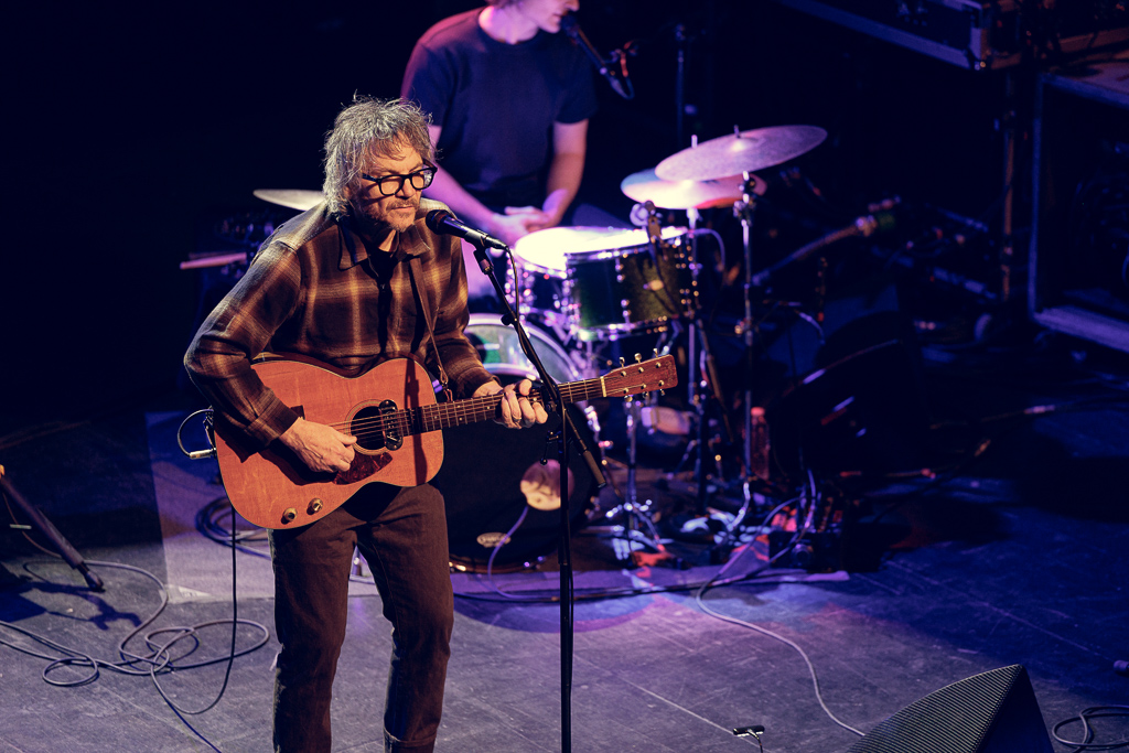 <a href='/artists/jeff-tweedy/'>Jeff Tweedy</a>