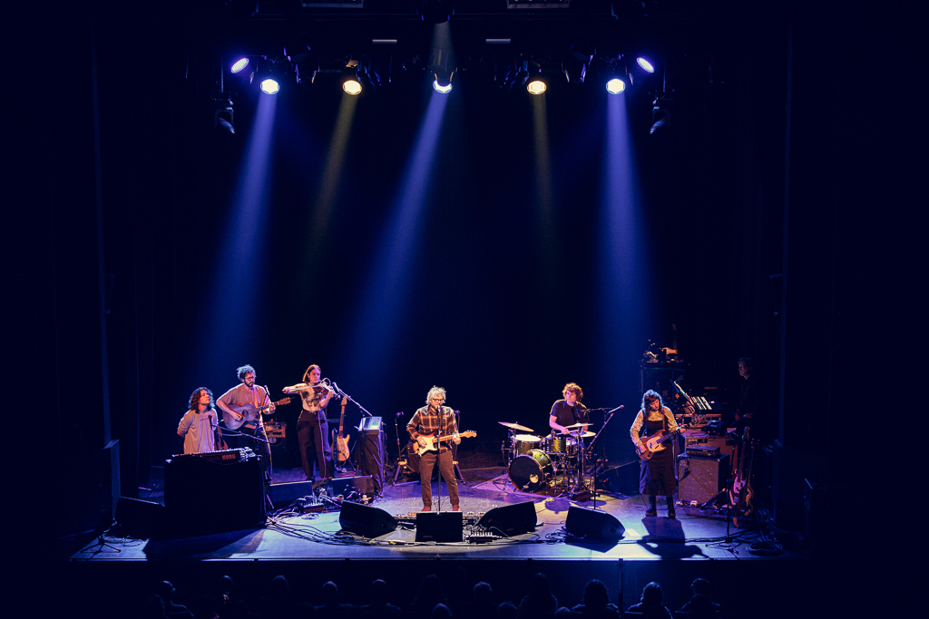 <a href='/artists/jeff-tweedy/'>Jeff Tweedy</a>