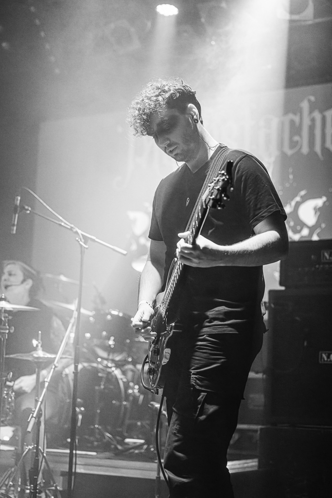 <a href='/artists/meuhstache/'>Meuhstache</a>