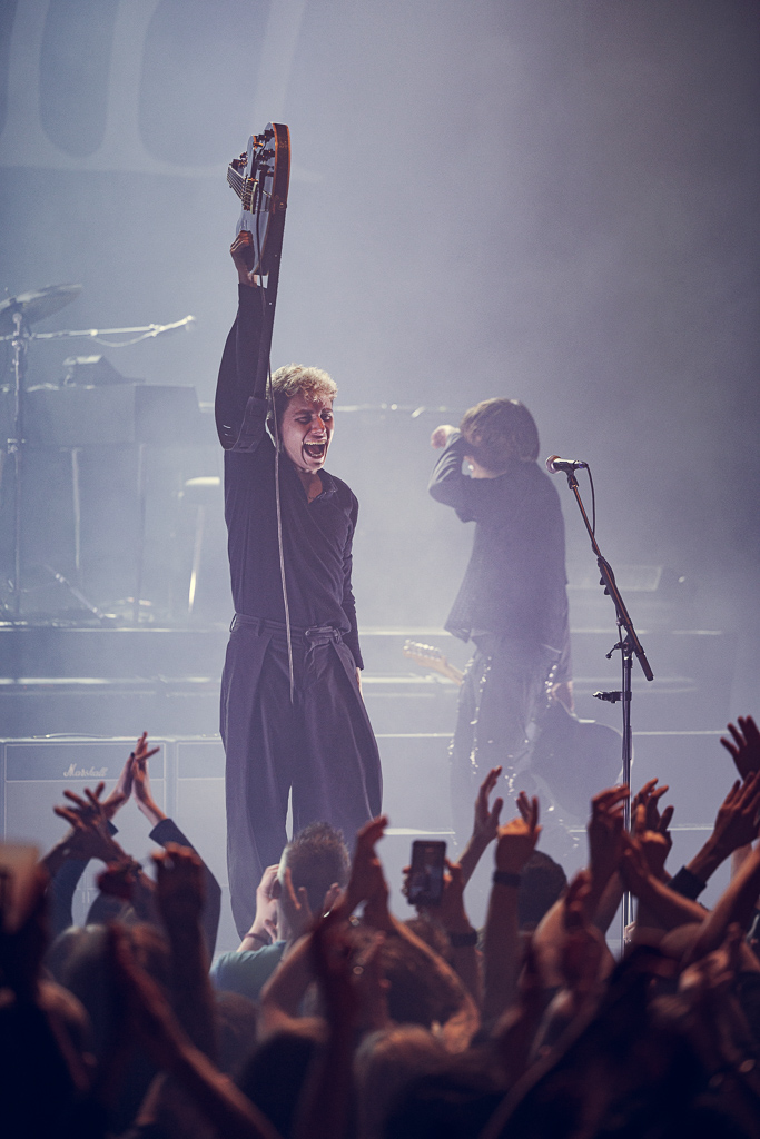 <a href='/artists/last-train/'>Last Train</a>