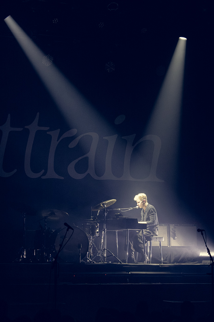 <a href='/artists/last-train/'>Last Train</a>