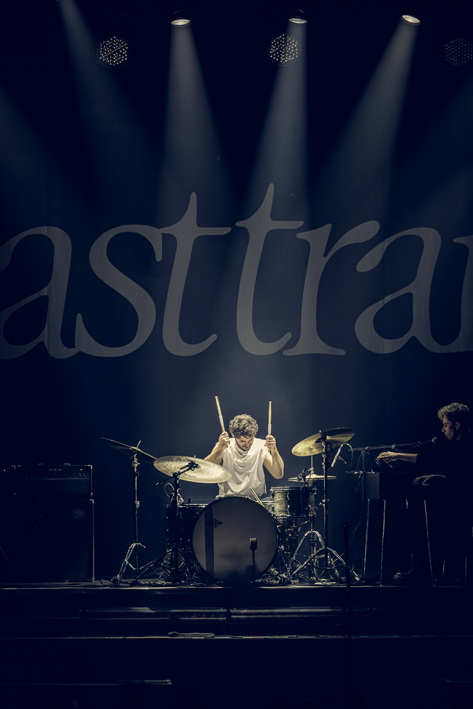 <a href='/artists/last-train/'>Last Train</a>