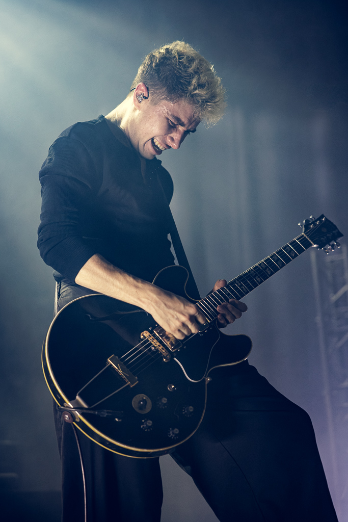 <a href='/artists/last-train/'>Last Train</a>