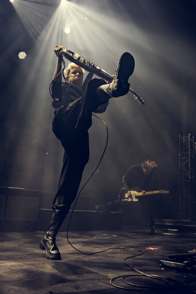 <a href='/artists/last-train/'>Last Train</a>