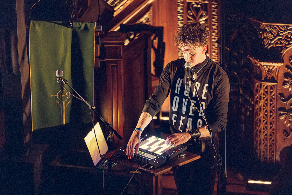 <a href='/artists/finnegan-tui/'>Finnegan Tui</a>